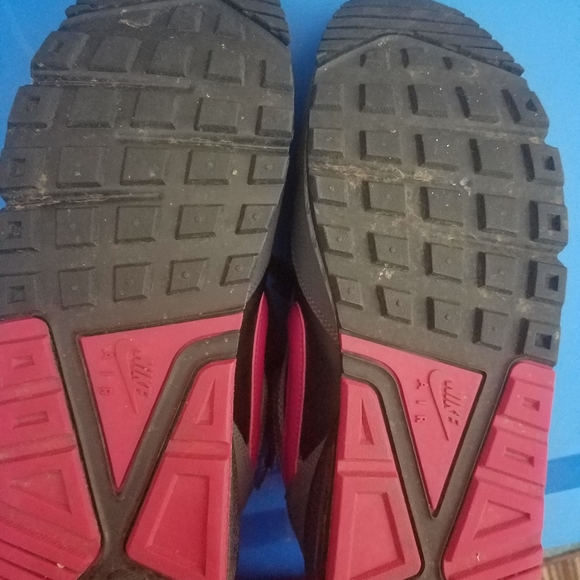 Sneakers - Picture 4 of 4